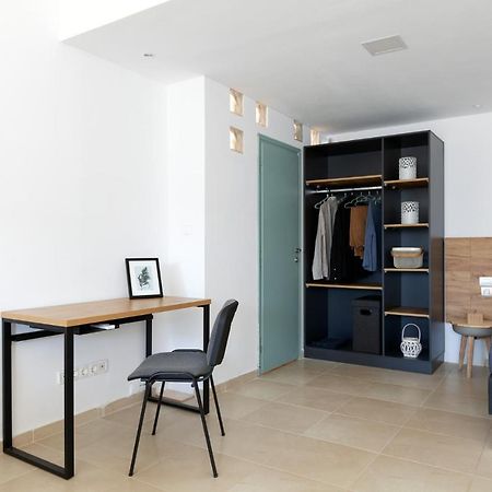 Livingfy Apt With Mountain View & Garden Vamos Buitenkant foto