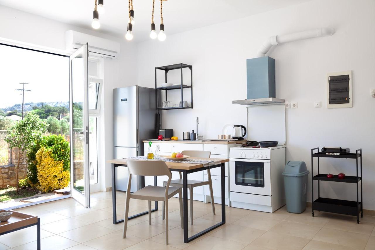 Livingfy Apt With Mountain View & Garden Vamos Buitenkant foto